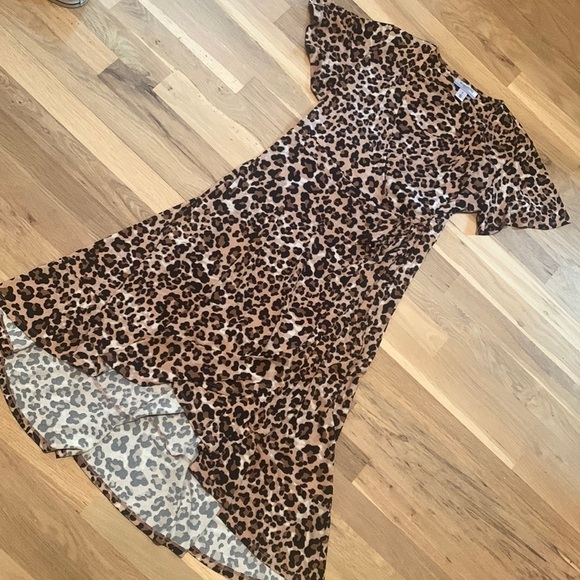 MOTHERHOOD Maternity Leopard Print High Low Flowy Nursing Wrap Dress Women’s M - Picture 1 of 15